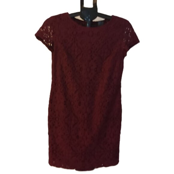 Banana Republic Women’s Maroon Lace Cap Sleeve Sheath Dress Size 4P - Picture 1 of 13